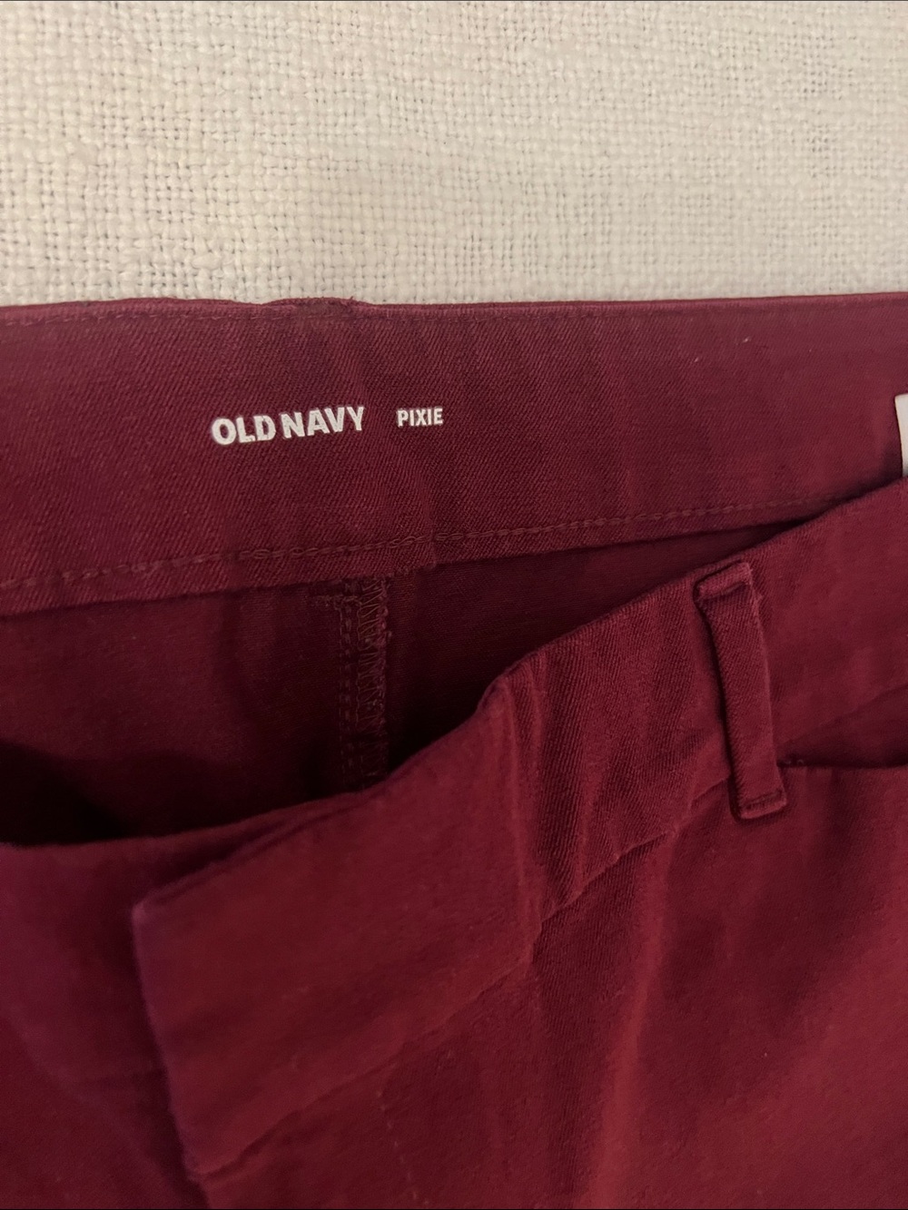 Old Navy Women’s Merlot/Wine Mid-Rise Pixie Skinny.Pants Sz 18-Petite - Picture 2 of 11